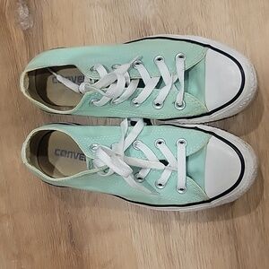 CONVERSE CHUCK TAYLOR ALL STAR SNEAKERS WOMEN'S 6 MEN'S 4